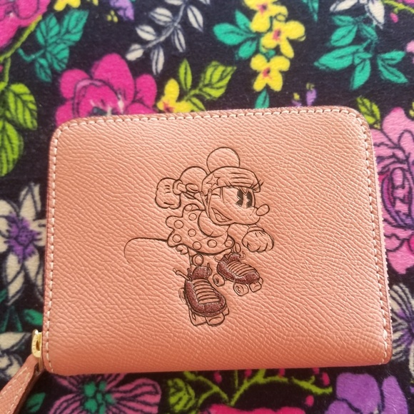 Coach Handbags - COACHxDISNEY SOFT PINK LEATHER WALLET - NEW💖💝